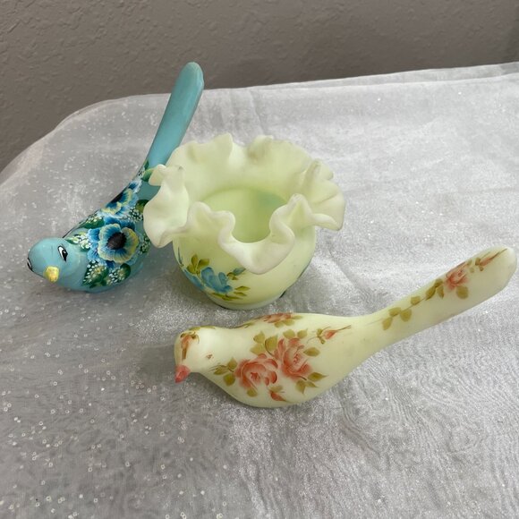 Fenton Yellow Uranium Custard Glass Bowl & 2 Doves ~Hand Painted & Signed - Picture 3 of 13